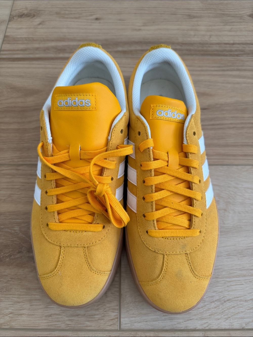 Brand New Adidas Men’s Yellow Suede Sneakers Size 8